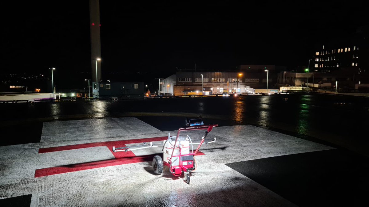 CountyGrounds's tweet image. Using a specialist hi performance formate de-Icer called Viaform on the helipads at Derriford Hospital again tonight provided by @Peacock_Salt