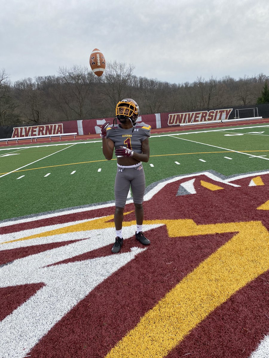 Hollywood_Ron3's tweet image. #AGTG I’m truly blessed to announce after a great visit and conversation with @CoachMartorano I’ve received and offer from Alvernia University 🐺🔴🟡 #jointhepack #wolfpack🐺
@CoachCarbone_ @football_sussex @JUCOFFrenzy @JuCoFootballACE @winslowtwpfb @MisterLilly