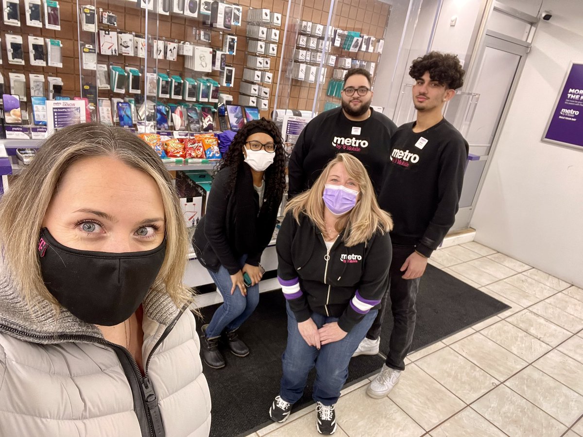 Abby Skewes (@msabbylicious) on Twitter photo Such a fun #SmartPay event at our PAPV Kelly RD door with the fabulous <a href="/MonaeHamner/">Monae Hamner</a>! Thank you for spending time with us and sharing your knowledge! <a href="/WinstonAwadzi/">Winston Awadzi</a> <a href="/SteveGerevas/">Steve Gerevas</a> <a href="/thayesnet/">Terry Hayes</a> Such a fun #SmartPay event at our PAPV Kelly RD door with the fabulous <a href="/MonaeHamner/">Monae Hamner</a>! Thank you for spending time with us and sharing your knowledge! <a href="/WinstonAwadzi/">Winston Awadzi</a> <a href="/SteveGerevas/">Steve Gerevas</a> <a href="/thayesnet/">Terry Hayes</a>
