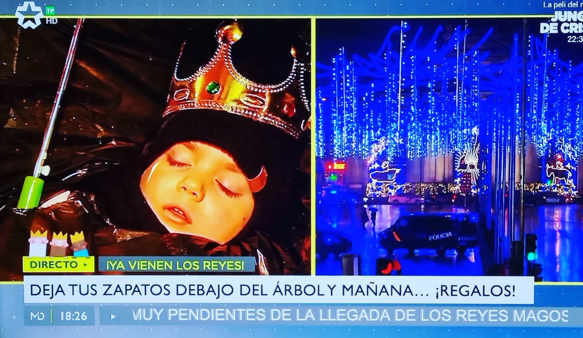ymaniega's tweet photo. ¡Feliz Noche de Reyes!
Encanta de vivir un año más a pie de calle la noche más mágica!!!
Y nos volvimos a encontrar... Y ya van cuatro!!!
Mi @gac_md y sus capturas de pantalla!!!😍
#pasadaporagua
#multicapas
#equipoMD https://t.co/sAMOcglKW6