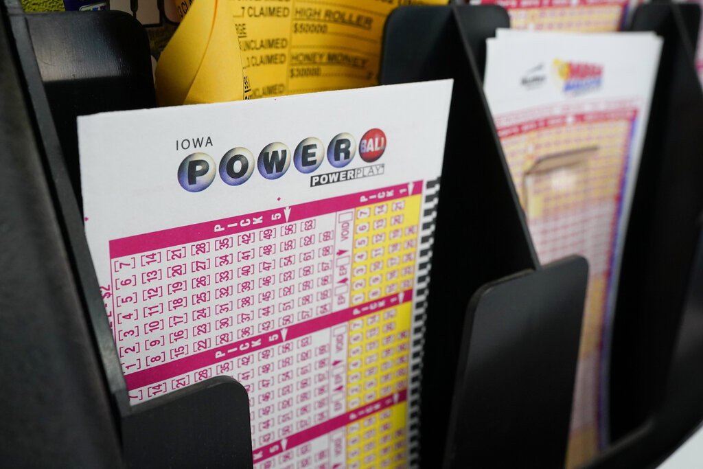 Powerball jackpot soars: Which state has had most winners?: The Powerball drawing tonight will offer a prize of $630 million, making it the seventh highest jackpot since the Powerball lottery began in 1992. By the way, the cash value of that winning… https://t.co/Gma6UL96O5 https://t.co/omRIqUHm6X