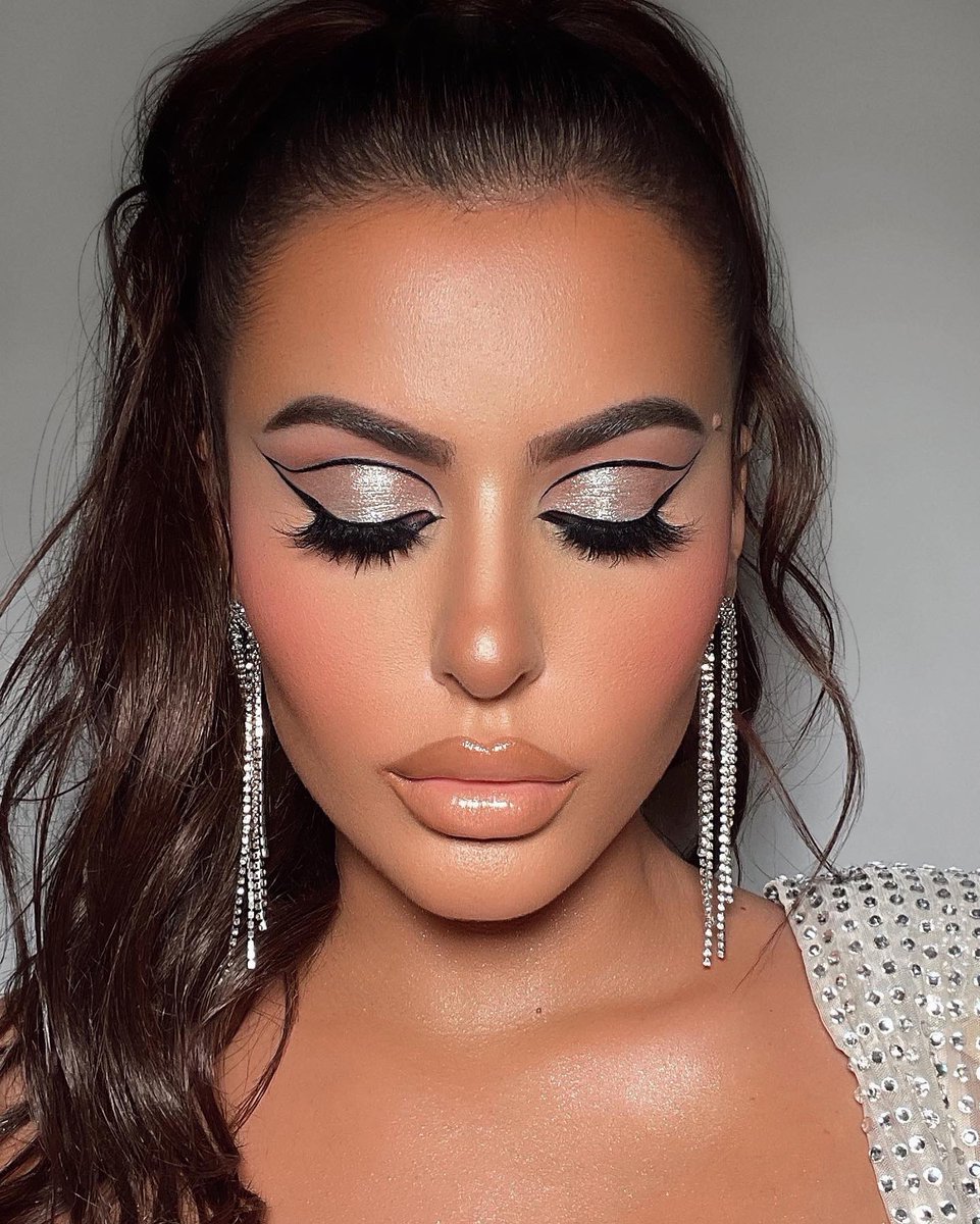 amrezy's tweet photo. here’s to staying positive and testing negative 🥂🤍 https://t.co/Pke4arklqI