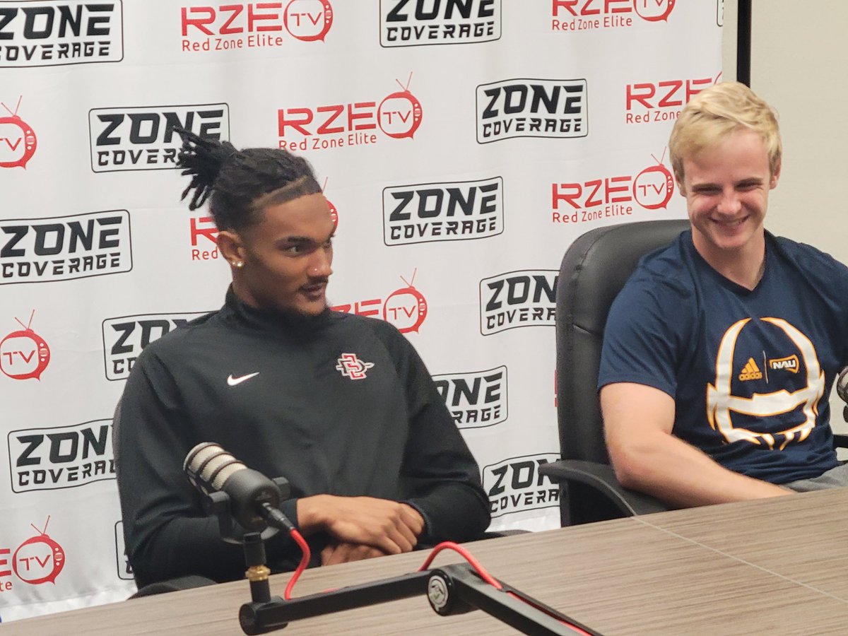 RedZone7v7Elite's tweet photo. 📸 of a few @Elev8QBacademy QBs from behind the scenes of the 24/7 Podcast by @Ruben_Gammage19 on RZEtv! Go subscribe to catch these 🔥🔥🔥 interviews from QB's 🎬🏈🎯👀 Cal @KaiMillner SDSU @HaskellWilliam4 WVU @MarchiolNicco MJC @GourleyJordan NAU @HaenNiko More to come 👀🍿💯 https://t.co/T3GDUadsTJ