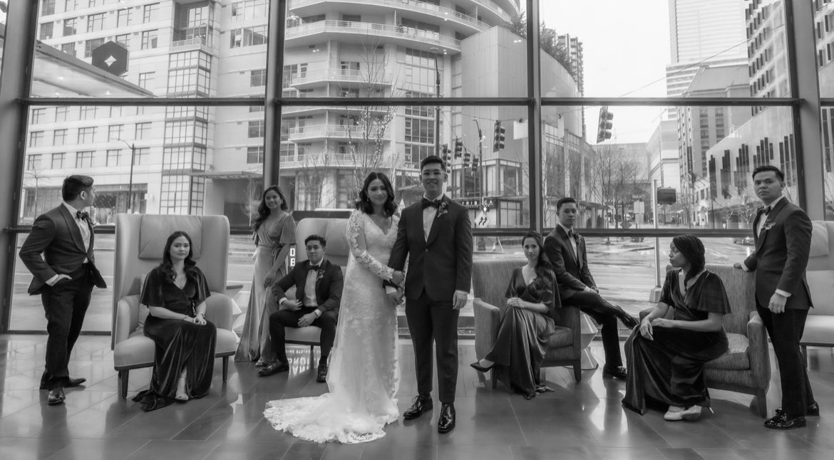 PA2ndez's tweet photo. Looking back, I really liked our entourage group photos. Can’t believe this was already a year ago. https://t.co/2yEI80U7kL