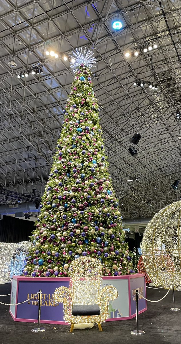 kfruch8's tweet image. The greatest way to start a new year😍✨ #Heresto2022