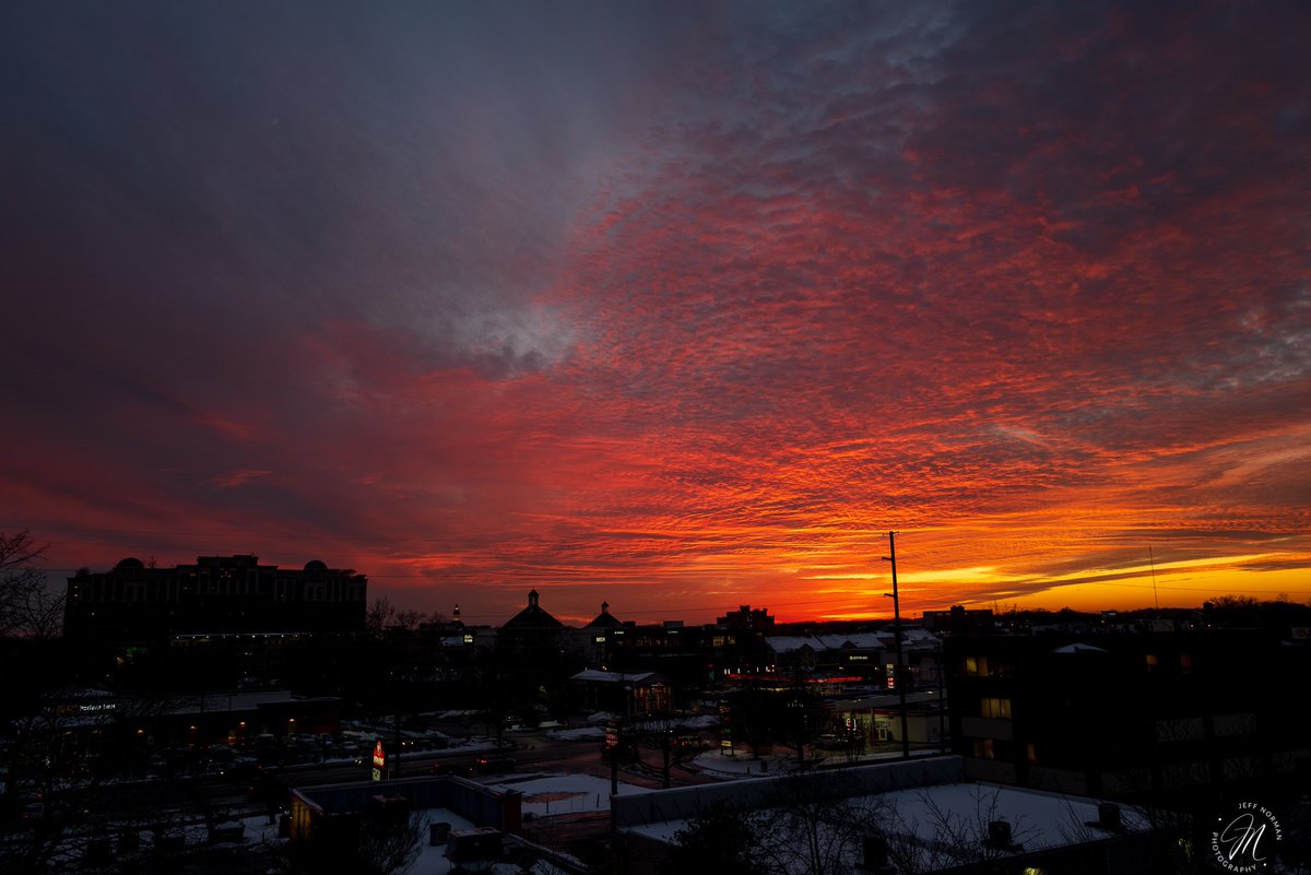 Beautiful sunset tonight over Parole, MD <a href="/capitalweather/">Capital Weather Gang</a> <a href="/sunset_wx/">Sunset Weather</a> <a href="/photoEphemeris/">Photo Ephemeris</a> <a href="/SunSurveyorApp/">Sun Surveyor</a> #MdWx <a href="/Eileen7News/">Eileen Whelan</a> <a href="/suepalkafox5dc/">Sue Palka DC</a> #sunsetphotography #sunsetlover