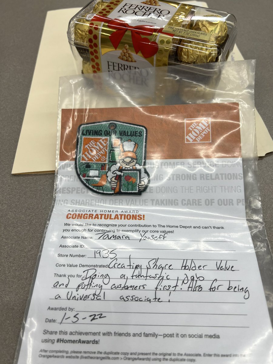 Am so grateful to work in this place with this amazing team 🧡 I appreciate the way they push me to be the best version of myself every day. @Don_Banuelos @javorski_rachel @SASM1935 @1935The