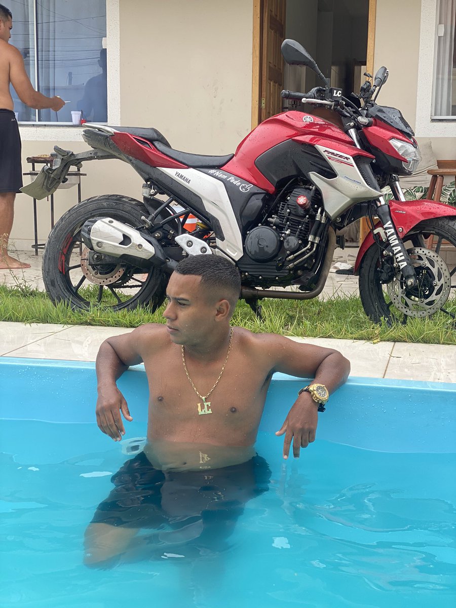 Problematicos15's tweet photo. Hoje um dos nossos diretores está completando mais um ano de vida, família Problemáticos te desejo todo sucesso do mundo e que te Deus te abençoe nesse dia especial pra você, parabéns 🎉🔵🔴 https://t.co/OeTCLRwDm9