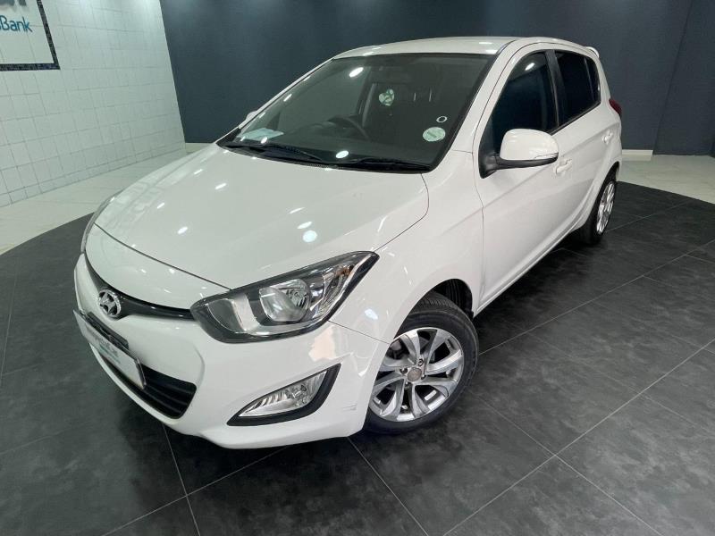 lesiba_teffo's tweet photo. Ñew Hyundai i20 1.4 Fluid Auto R2,000pm 65,000km full warranty inclusive cashback 💸 and gift hampers 🎁
Requirements:
* 3 months bank statements
* 3 months payslips
* ID
* Drivers License
N:B Self-Employed, Cash, Finance, Trade-Ins accepted https://t.co/cnyAdwztzF
