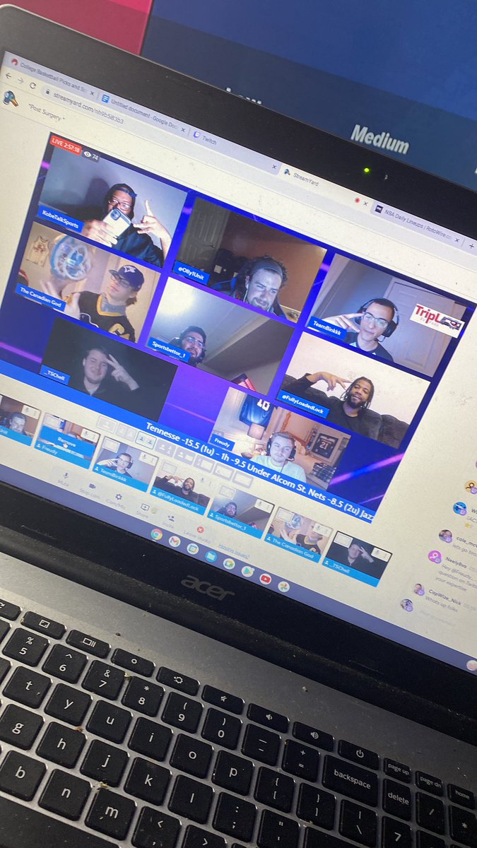 KobeTalkSports's tweet image. It’s time to sweat 😓 
The boys are here!!

Twitch.tv/KobeTalkSports 

@FullyLoadedLock @TeamBinkkk @_TSChell @TheCanadianG0D @KobeTalkSports @Freudy @Olly1Unit @Sportsbettor_1 ‼️‼️‼️‼️‼️