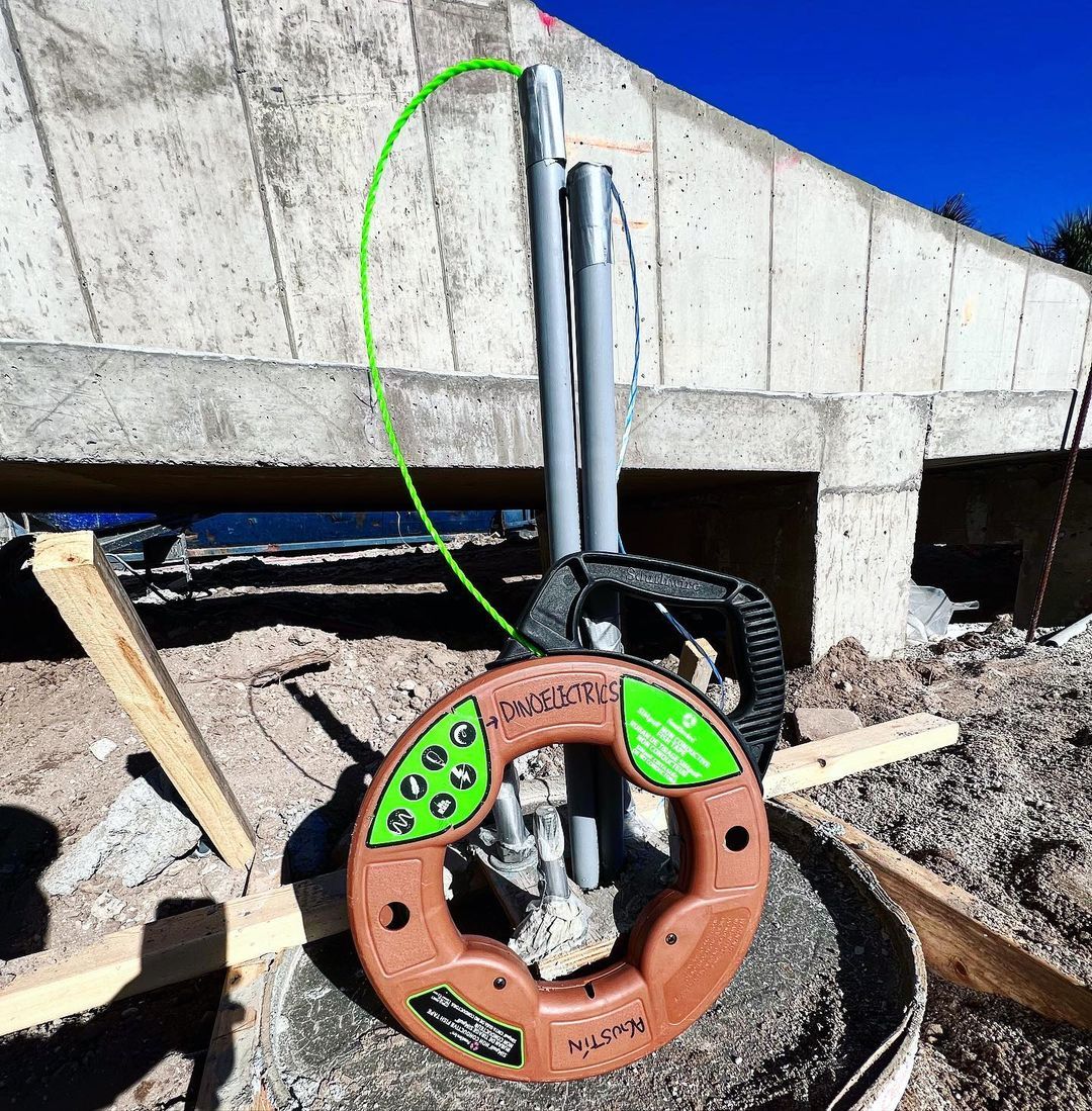 SouthwireTools's tweet photo. Reduce your amount of effort to push or pull through conduit, with Southwire's SIMpull™ Fish Tape. #southwiretools

📷: @dinoelectrics https://t.co/muKFRvmeXF