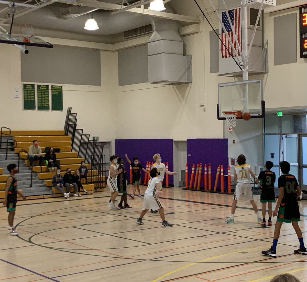 SusanPeers's tweet photo. Union vs Fisher 8th grade BB @Coachbarbara Exciting game-most difficult to cheer wearing a mask! #goUMStigers https://t.co/9Wods0F0qk