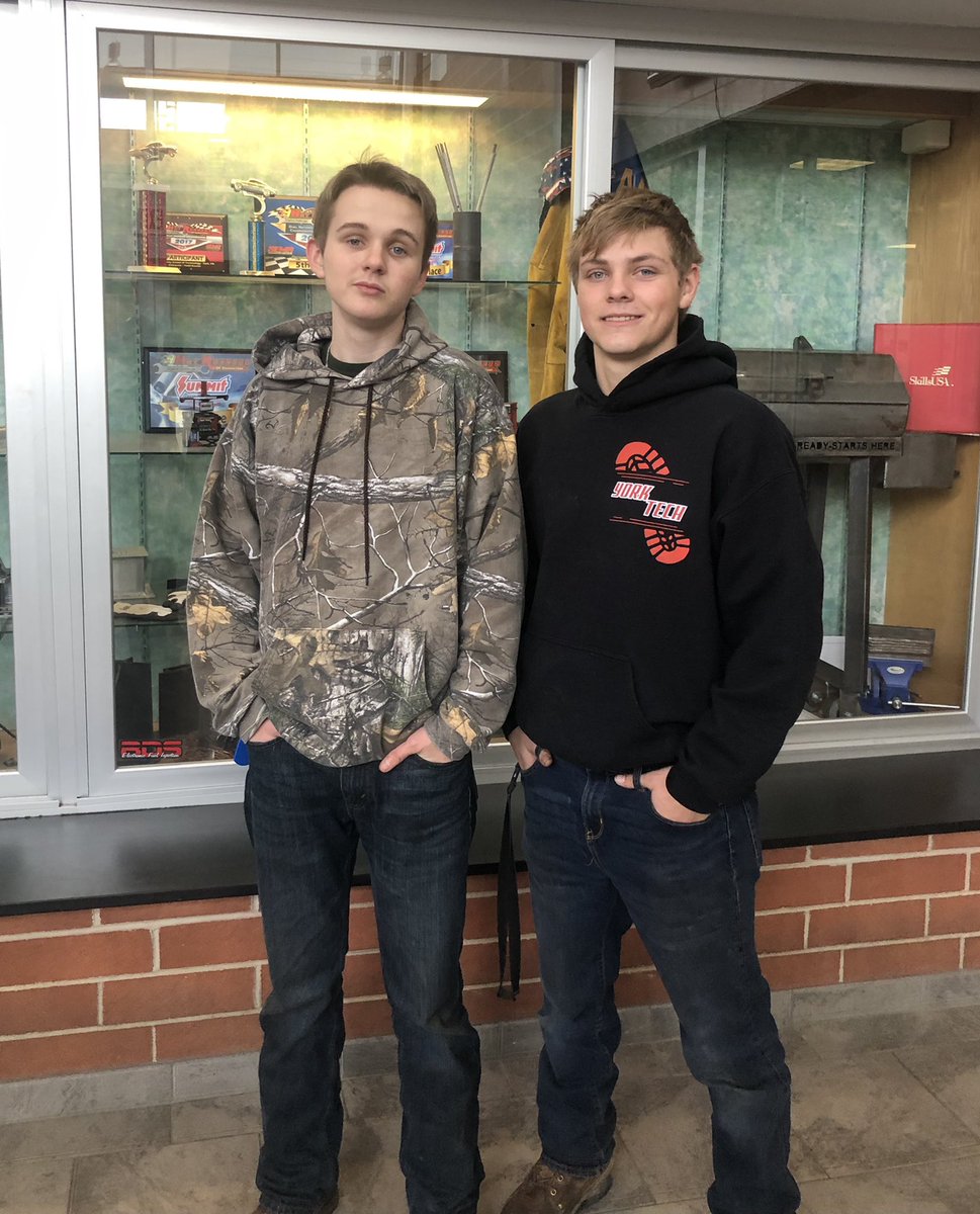 JasonKatz14's tweet photo. Former SMS students give a tour to fellow Warriors at York Tech. Great to see you along with all the others today!! https://t.co/jqMQshXV7u