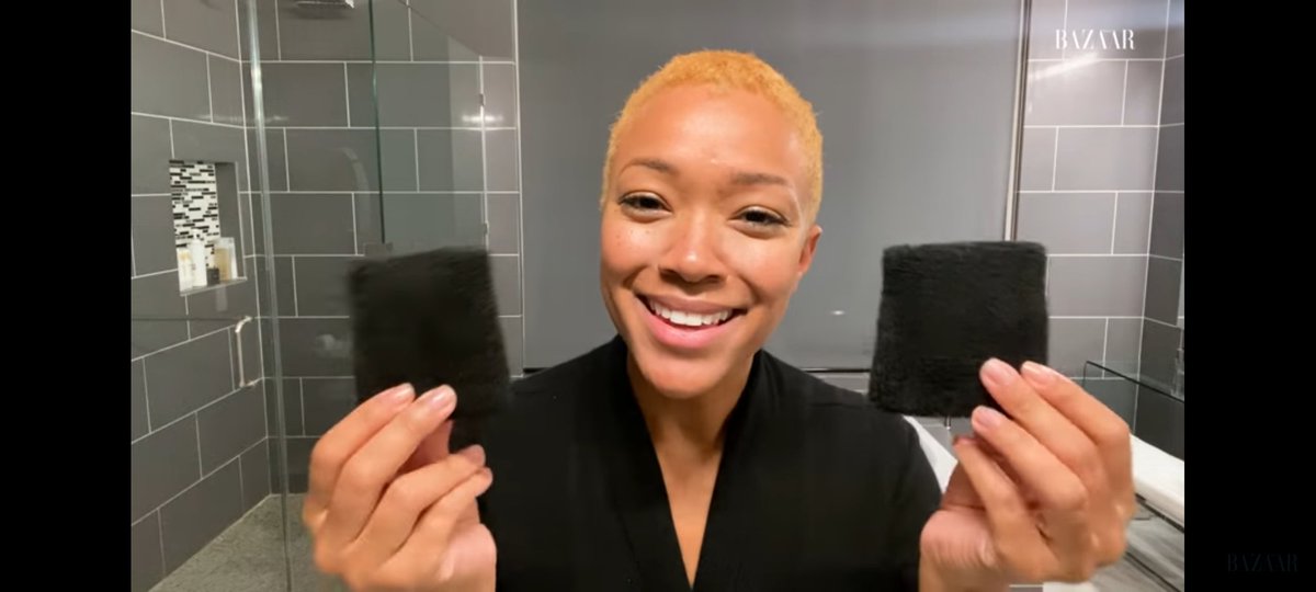 torijoy09's tweet image. I watched one of those Vouge videos with Sonequa Martin-Green and she used wrist bands I was like why haven't I thought of that and ever since I been doing that