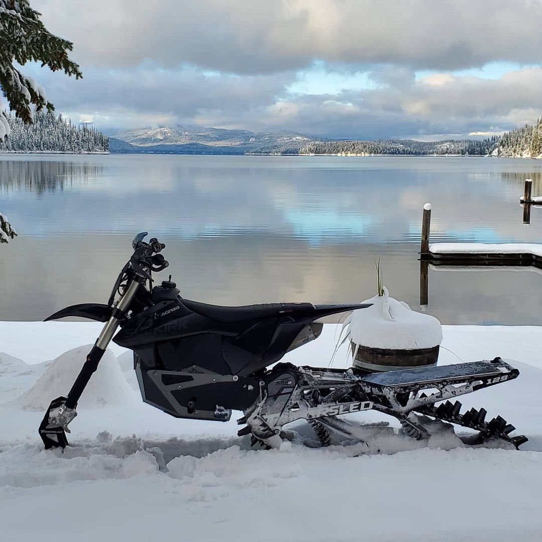 It’s all about the views 🖼 (creds: selkirk_snowbike)