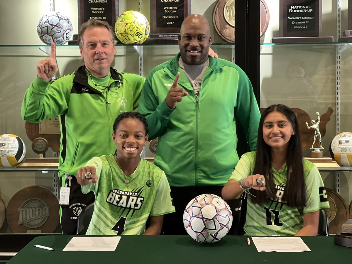 Our first 2 signees of the 2022 year!  Go Lady Bears!  <a href="/brookhaven_dc/">Dallas College Brookhaven Campus</a> <a href="/DallasSoccerNws/">DallasSoccerNews</a>