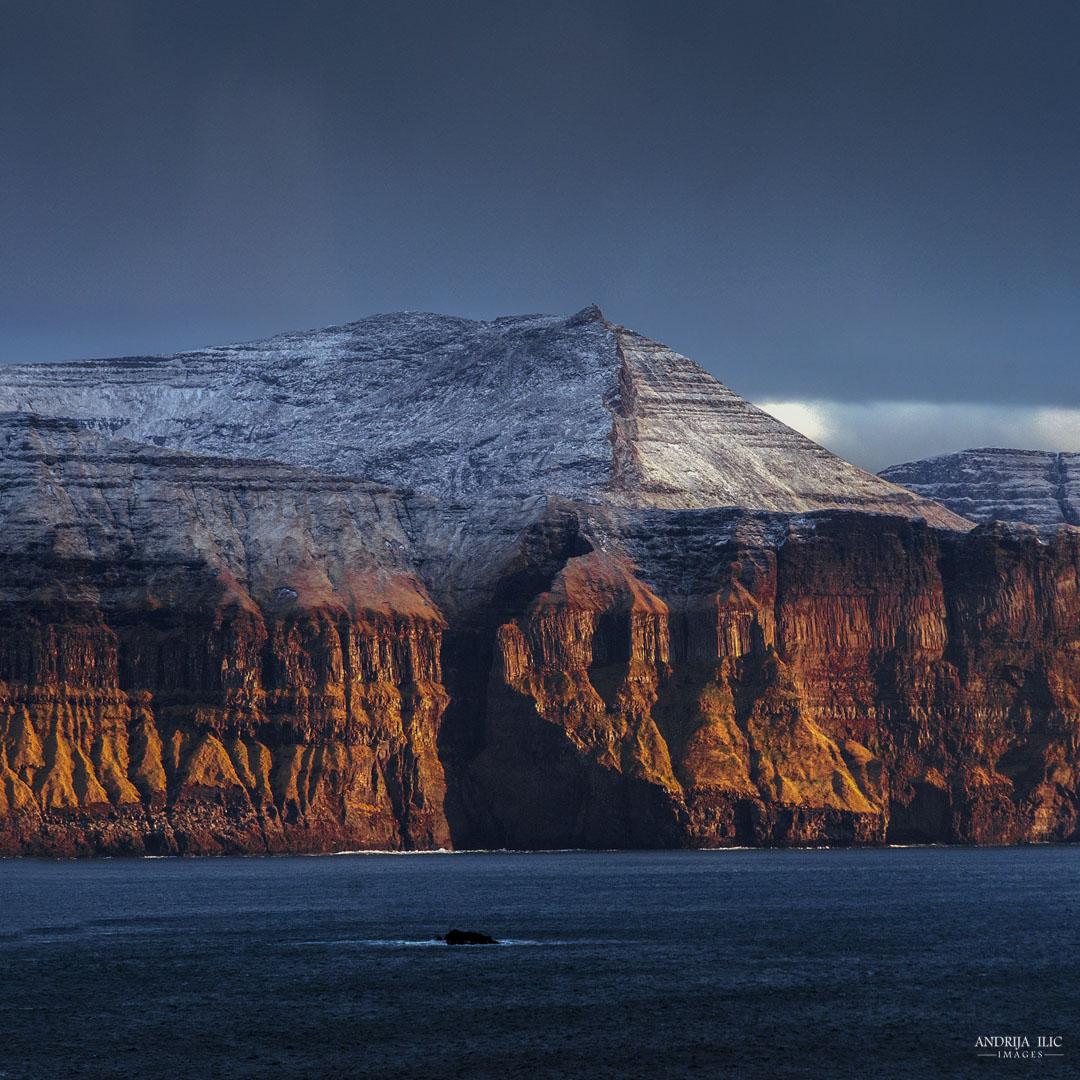 gorgeous_pix's tweet photo. "Last rays of sunlight, Faroe Islands  IG @andrija_ilic_images. From u/andrija_ilic_images on /r/earthporn #faroeislandsig #lastrays #sunlight #andrija_ilic_images #earthporn" https://t.co/7O0MWLWouK