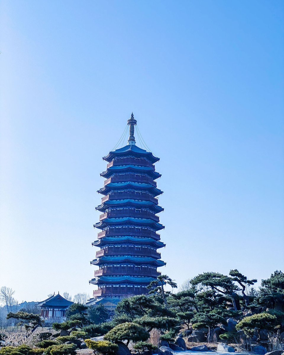 VisitBeijingcn's tweet photo. Beijing’s beautiful Yanqi Lake hosted dignitaries and leaders from around the world at the 2016 APEC Summit and the Belt and Road Forum in 2017.
📍 Yanqi Lake
📷 Yao H
#beijing #beijinglife #beijinger #yanqilake #luxuryresorts #apec2016 https://t.co/9xiyOqsBIc