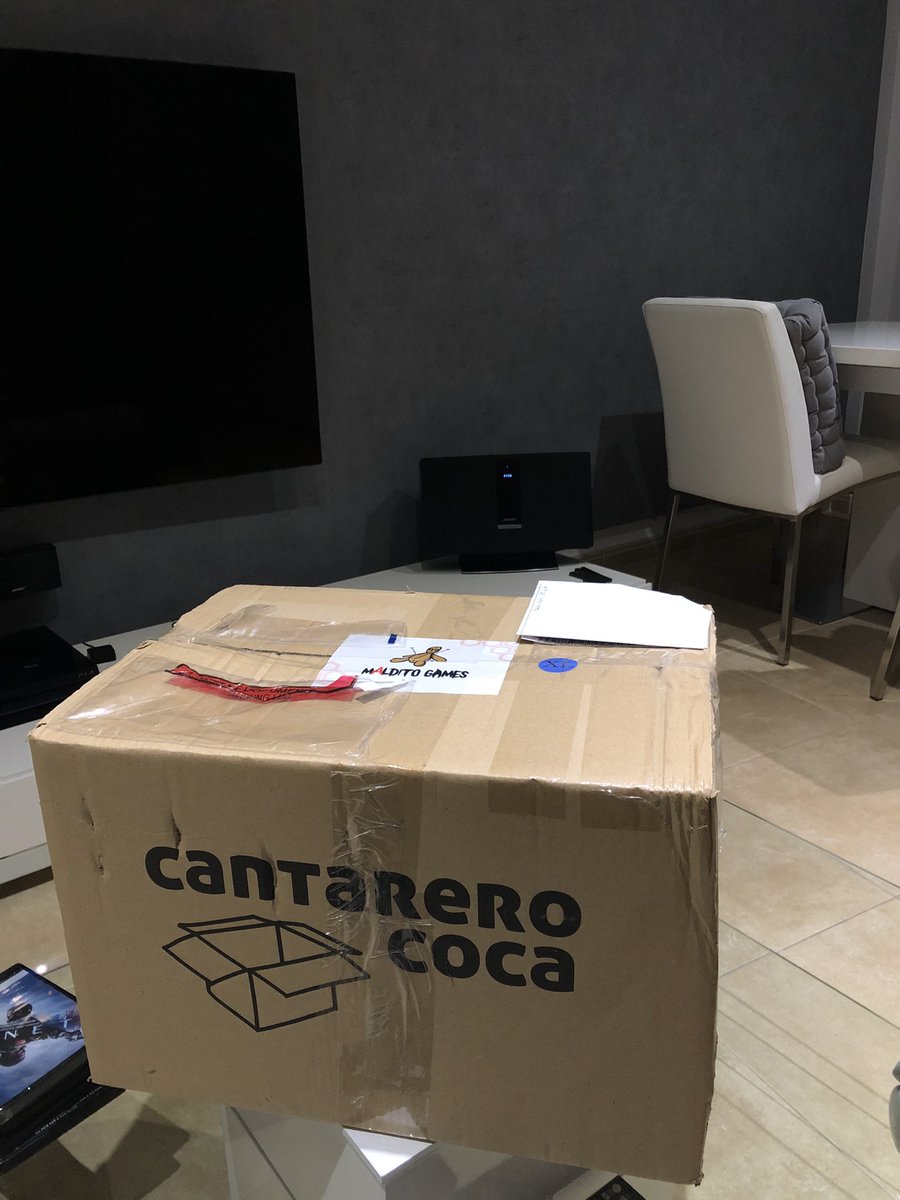 Ya tngo mi #cajaMisteriosa de <a href="/MalditoGamesES/">Maldito Games</a> esperando el amanecer de los #ReyesMagos 😍