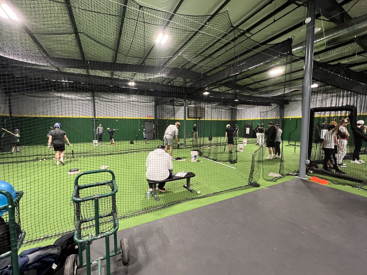 diesel_coach's tweet photo. New facility working out great! Two nights of assessments for 13u through 17u players. Height, weight, broad jump, pull up, throwing eval and hitting eval were done for every player.
Make up day Sunday for those that missed!. @SteelCitySelect #buildaplan https://t.co/xZIpQlKR83