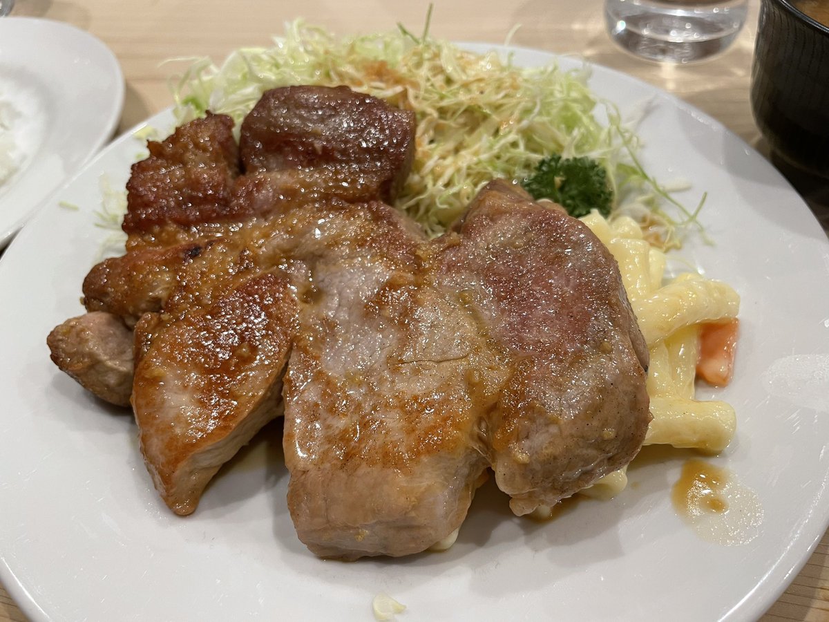 WWSP111's tweet photo. #人形町 の #そよいち に久々に行った。 ＃ポークソテー の美味しさは健在！お店の方々も変わりなく嬉しい。 https://t.co/PBR8TZvucW