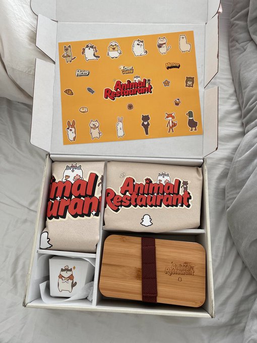 jessicahkim's tweet photo. /ᐠ ̥ ̮ ̥ ᐟ\ฅ♡ @Snapchat x Animal Restaurant sent me the cutest little care box 🥺 i’m obsessed with this game even til now #SnapGames #ad https://t.co/SrnX09l5vv https://t.co/41wHuczIlX