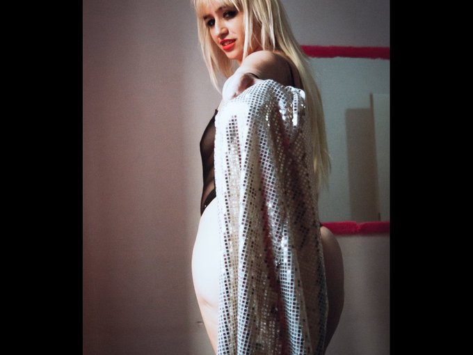 I'm online right now on skyprivate (live skype show). my private profile:  Please RT. thanks! #camgirl<a href="/tag/camgirl"class="tags"><span>#camgirl</span></a>