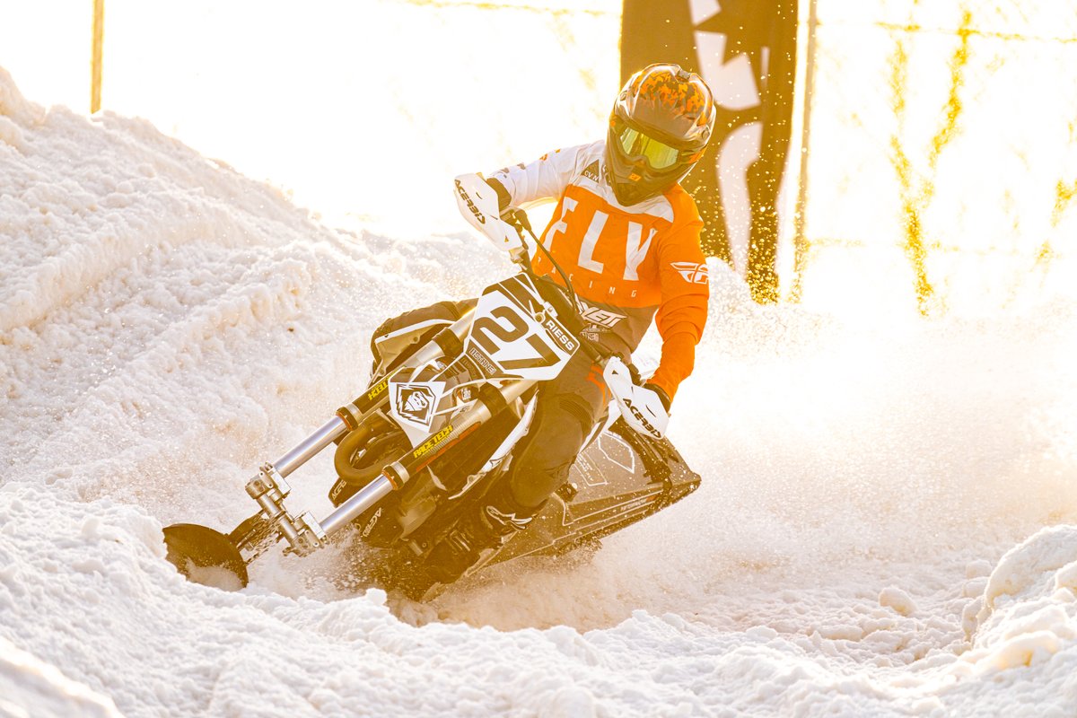 snocross's tweet image. Operation Vet Now (OVN) continues partnership with Snow Bike racer @jriess27 to honor fallen heroes and drive awareness to Veteran mental health. bit.ly/3pY0VEt 👏🇺🇸

#amsoilsnocross #snocross2022