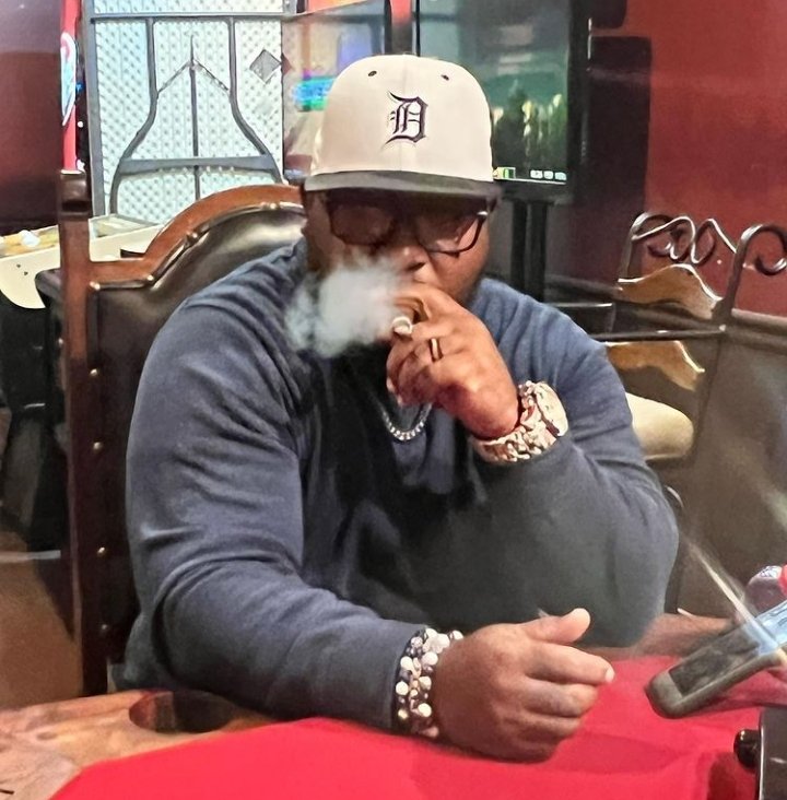 Desilas357's tweet image. Boss Shit #DeSilasTheBrand #DeSilasCigars #Cigaraficionado #CIGARS #ceolifestyle #BOSS