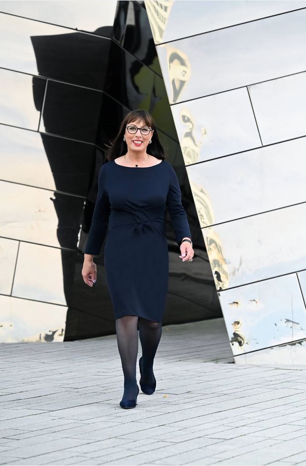 sskduesseldorf's tweet photo. Wer Fortschritt erreichen will, muss "Denkschranken aufbrechen und Fehler zulassen", sagt unsere Vorstandsvorsitzende Karin-Brigitte Göbel in @rponline. Mehr dazu und zu weiteren Initiativen der #SSKD unter: https://t.co/kLzGaDMavZ https://t.co/rfT6oz46JI