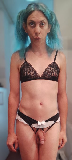 Happy 22! My resolution for this year: don't post vertical pics on twitter...
#resolutions2022 #blackbra
