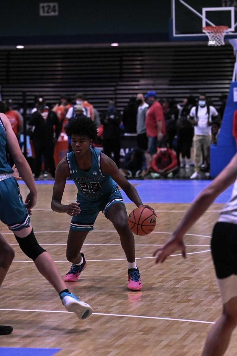 Flight22bball's tweet photo. Flight 22 17 Elite standout @Lilctanner01 offers from Campbell &amp; Coastal Carolina is now receiving heavy interest from UNCG, High Point, &amp; UNC Charlotte. #buildyours https://t.co/MMRjEShAxu