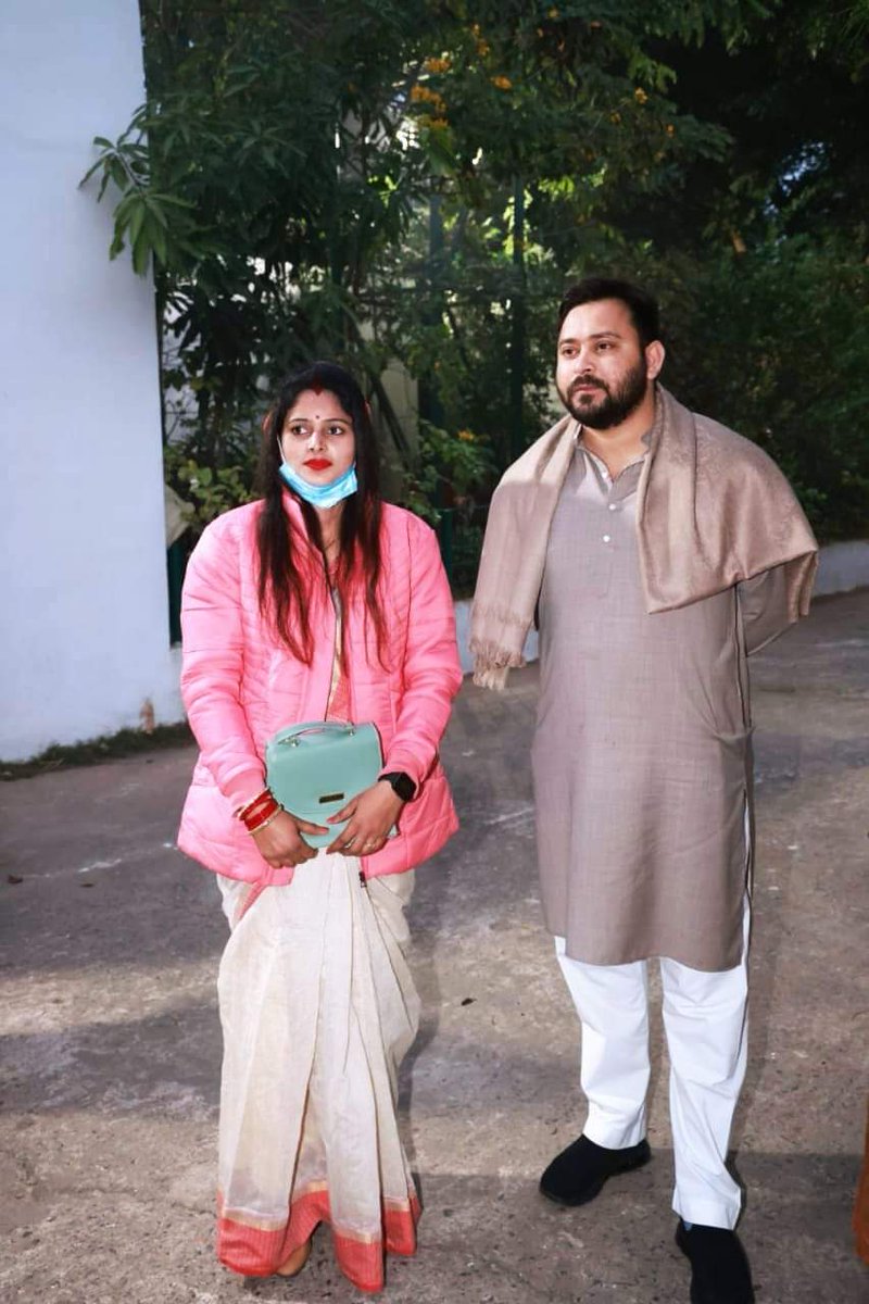 IMKavitaYadav's tweet photo. यशस्वी नेता तेजस्वी जी से मुलाक़ात हुई।

बिहार की जटिलता भरी राजनीति में युवाओं को भागीदार बनाने में इनका सबसे अहम योगदान है। विधानसभा में इन्होंने कई युवा को टिकट दिया, वे विजयी हुए, उसी का परिणाम है कि पंचायत चुनाव में भी युवाओं कादबदबा रहा।

थका हुआ सीएम नहीं युवा जोश चाहिए।💚 https://t.co/HPeZmoCZ4L