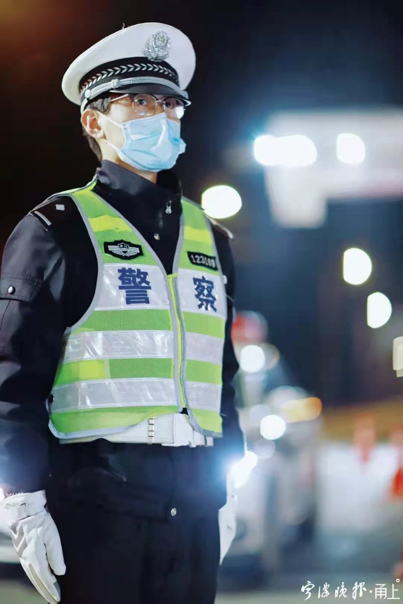 ningbotweets's tweet photo. Ningbo's medical staff and police have been on the front line of the fight against #COVID19 . https://t.co/k74y799zo6