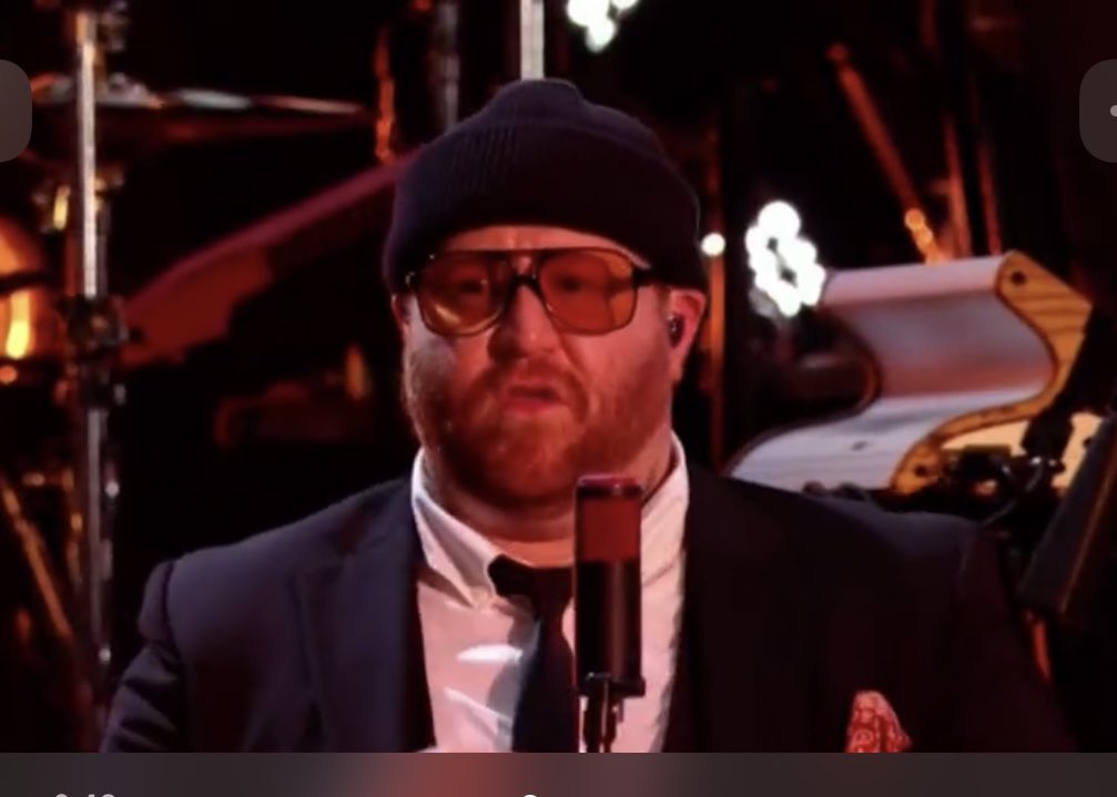 Did anyone notice that John Goodman was playing trumpet for Miley Cyrus on New Years Eve? Who knew?! <a href="/The_JohnGoodman/">John Goodman</a> #MileysNewYearsEveParty <a href="/MileyCyrus/">Miley Cyrus</a>