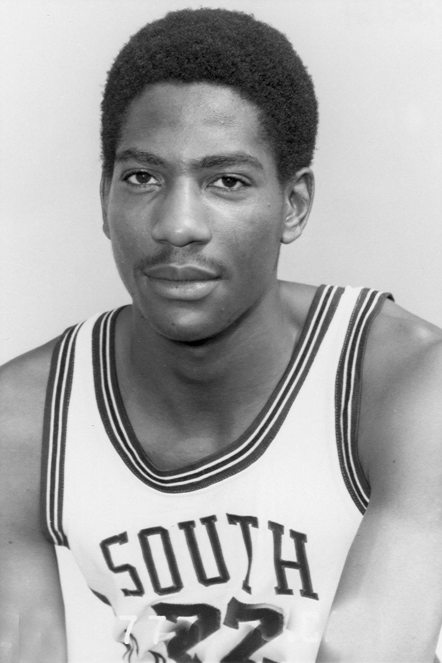 Happy birthday to alumnus, legend and Board of Trustees member Alex English! 