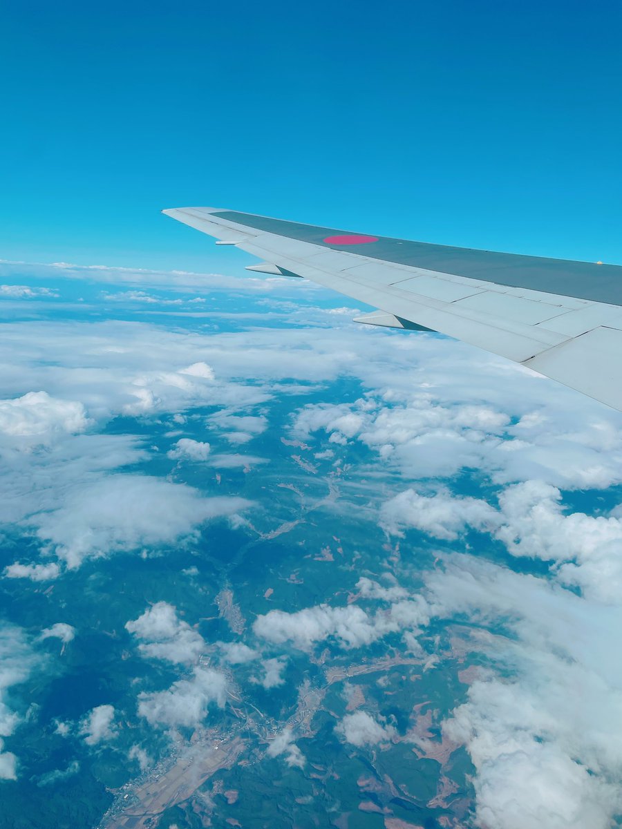 今日は実家の福岡から東京に戻ってきました！☺️去年は会社員で時間と場所の縛りがありましたが、今は全て自分次第。でもその分責任もついてくるので楽な世界ではないですね。自分の頭で考えて行動する、簡単なようで意外と難しい。困難な状況ほど燃えます🔥