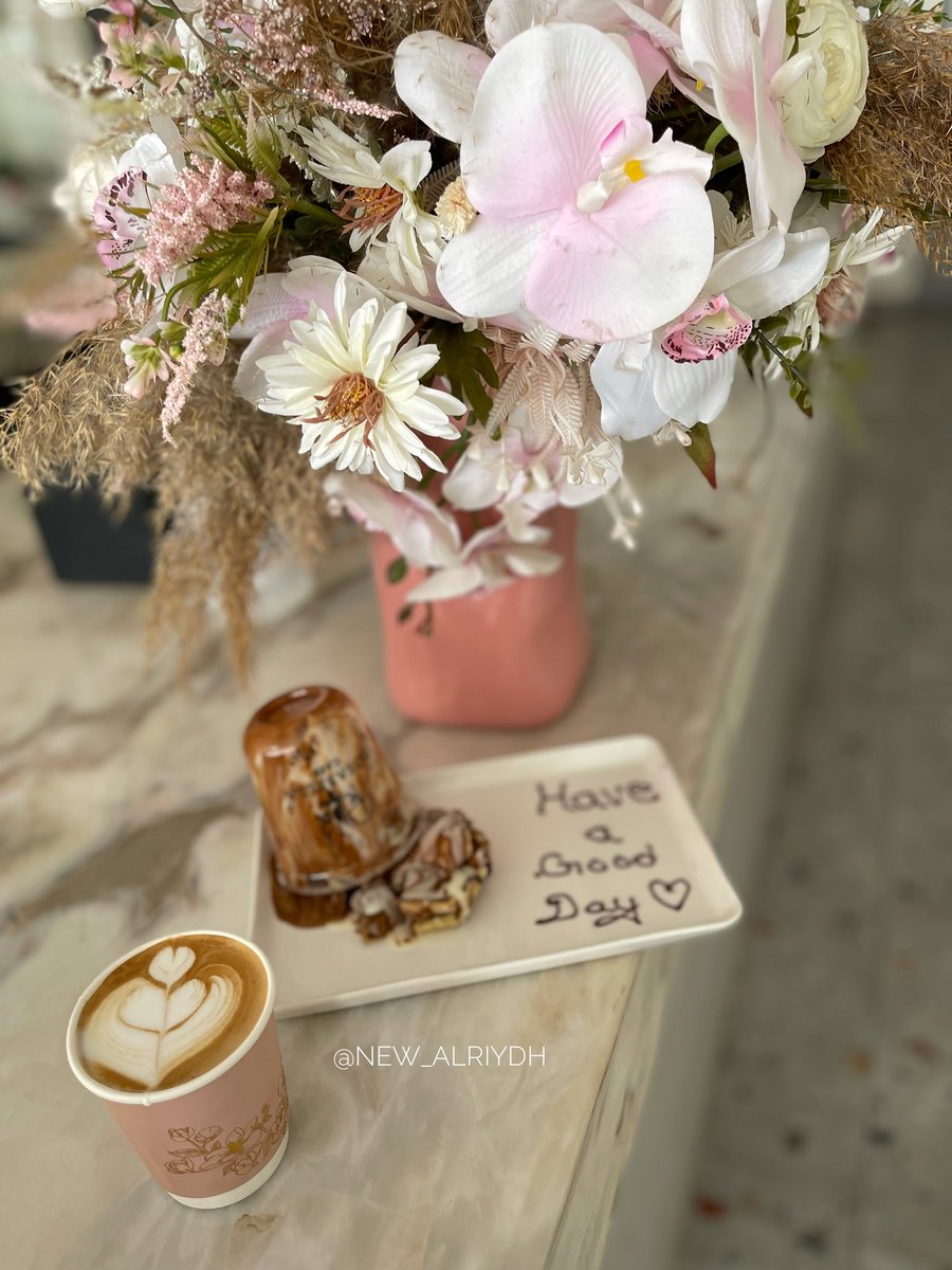 New_alriydh's tweet photo. #جديد 

🌷روزابيلا كافيه
🌷قرطبة

المكان كله حياة والورود بكل مكان  🌸

🌷منتجهم الشتوي مشروب مميز ولذيذ👌❄️ 

🌸جايبه لكم 3 دعوات🎁 تابعوا   @New_alriydh
 @Inf_RosaBella
راح نسحب من الرتويت بعد ٣ ايام

🌸لتغطية اكبر ⤵️📸
https://t.co/AOuqgWOROm

مكان يستحق التجربة🌸🌸 https://t.co/GDR0YLf2tk