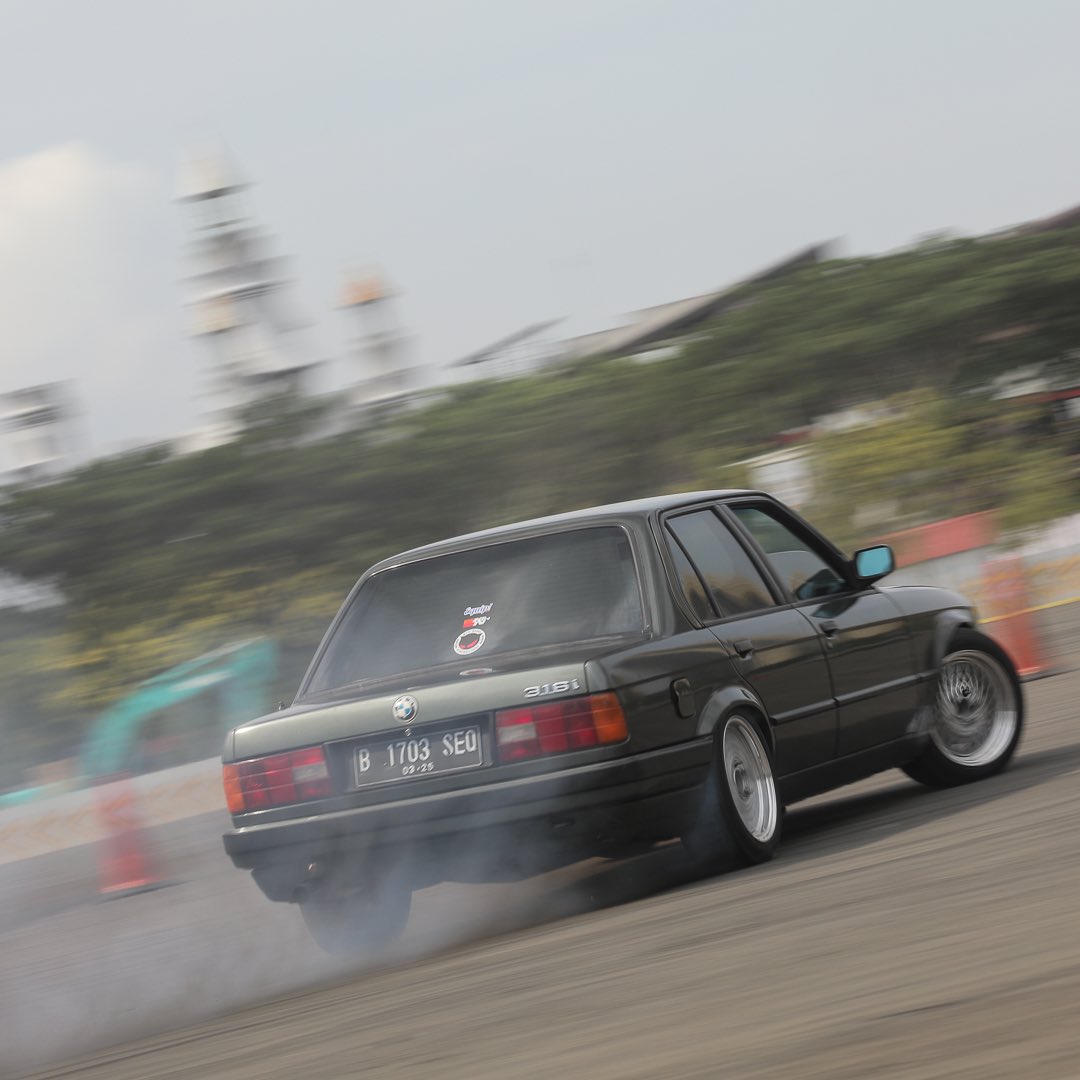 ardian_ace's tweet photo. one of my favorite tuned car in indonesia 
K18 Engineering E30 M40 Turbo

this car is so cool!!
@jeepdrifter https://t.co/uhVCPS2diT