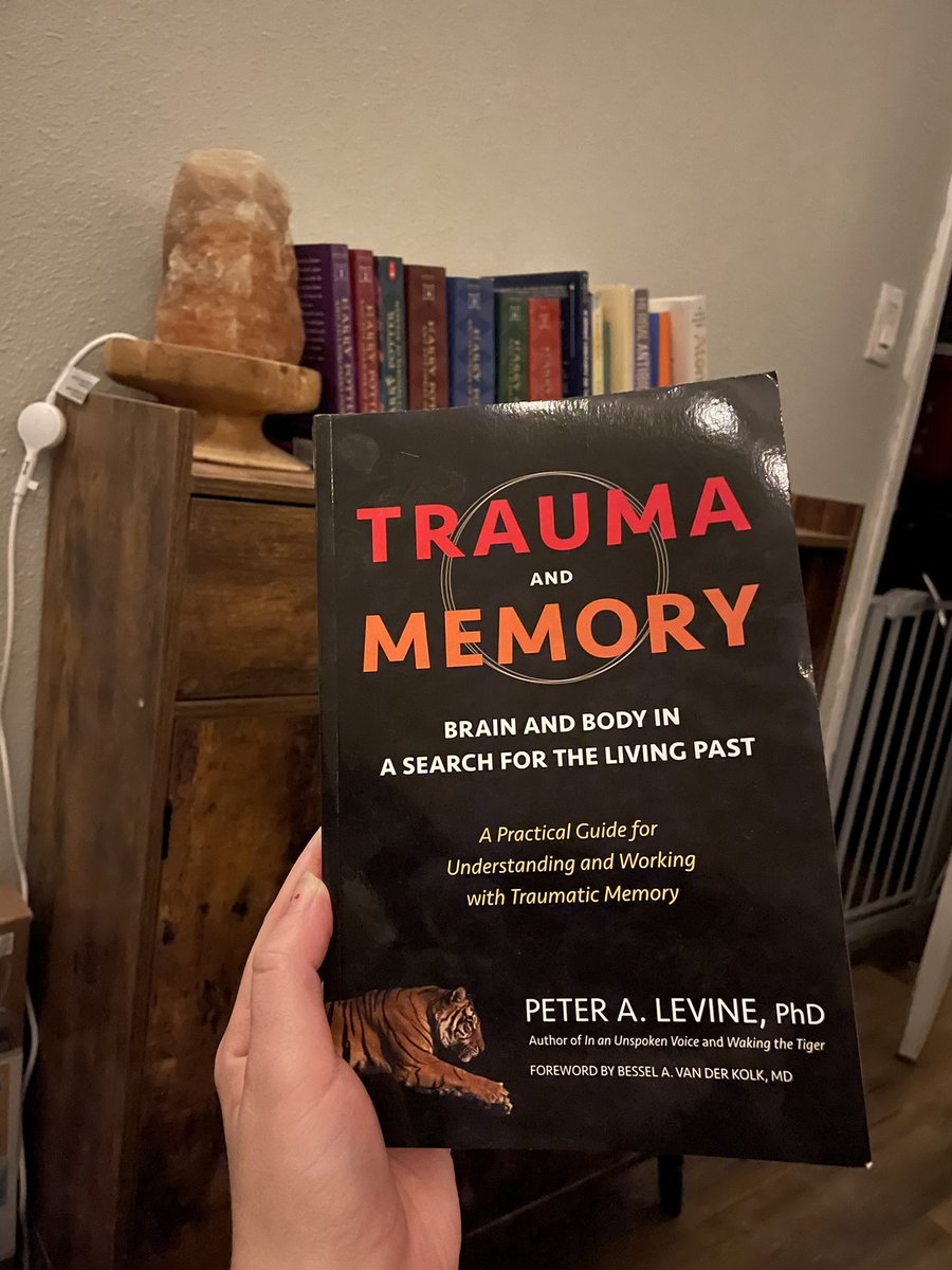 maestermorgan's tweet photo. Last night I finished my first book of 2022 . 📚 📕 📖 

Does anyone have a book number goal for the year? What are you reading now?

#aspiringauthor 
#imwritingabook 
#aspiringwriter
#howtowriteabook
#selfpublished 
#writerscommunity 
#WritingCommunity 
#read https://t.co/Fy6qqpoCuO
