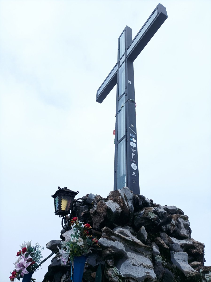 alexdelf's tweet photo. Escursione al Monte Bolettone e al Monte Palanzone (1436 mt.)
Dopo due anni, si torna in montagna e riesco a salire bene e a godere di questi magnifici paesaggi. A un'ora da Milano, nel comune di Albavilla (Co). Consigliato.
#bolettone #montagna #palanzone #alpi #trekking https://t.co/DEmXp0BrTq