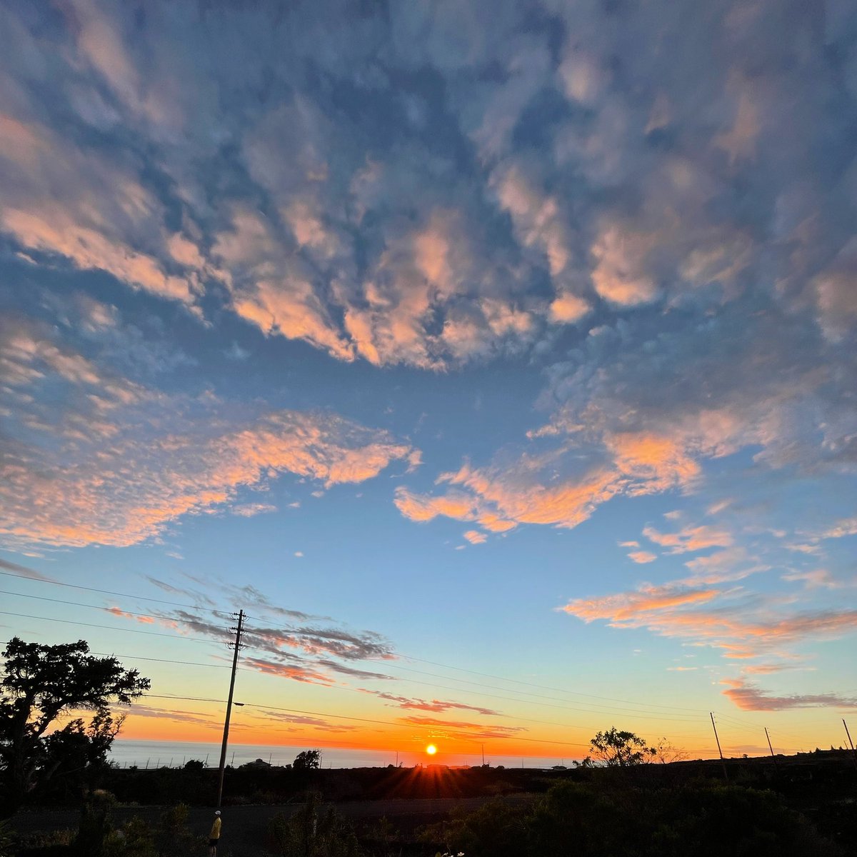 kahuku's tweet photo. I am participating in the #blueseventyracing 30 for 30 January challenge. I don’t really have a problem being active for 30 minutes a day, but I do find it challenging to remember to log everything. # hawaii #sunset #sunsets #hawaiilife #hawaiistagram #hawaiisunsets #hawaiisunset https://t.co/MwXVxzU3aN