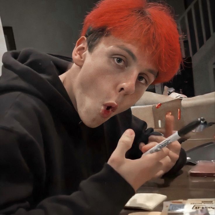 random6979's tweet image. 