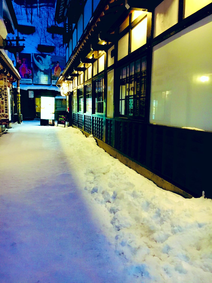 千葉にも雪❄⛄ 3年前だけど雪といえば北海道研修時代を思い出しての過去写真📷 今日は残業明けからの早出夜勤😞 ❄️だから更に早く出なきゃ💦 車🚗orバス🚎…🤔💭 どっちにする？