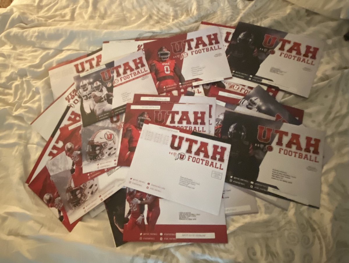 Kamuela Kaaihue (@k_kaaihue8) on Twitter photo Mahalo <a href="/Utah_Football/">Utah Football</a> for sending some aloha! 🤙🏽 @SBartle247 <a href="/KipAkana/">Kip Akana</a> <a href="/JonKahooilihala/">Jon Kahooilihala</a> Mahalo <a href="/Utah_Football/">Utah Football</a> for sending some aloha! 🤙🏽 @SBartle247 <a href="/KipAkana/">Kip Akana</a> <a href="/JonKahooilihala/">Jon Kahooilihala</a>