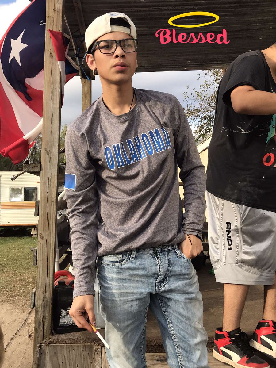 sambodeanie's tweet image. (Go add my Sc (Native_Savage24) and my insta (Desiigner_405)