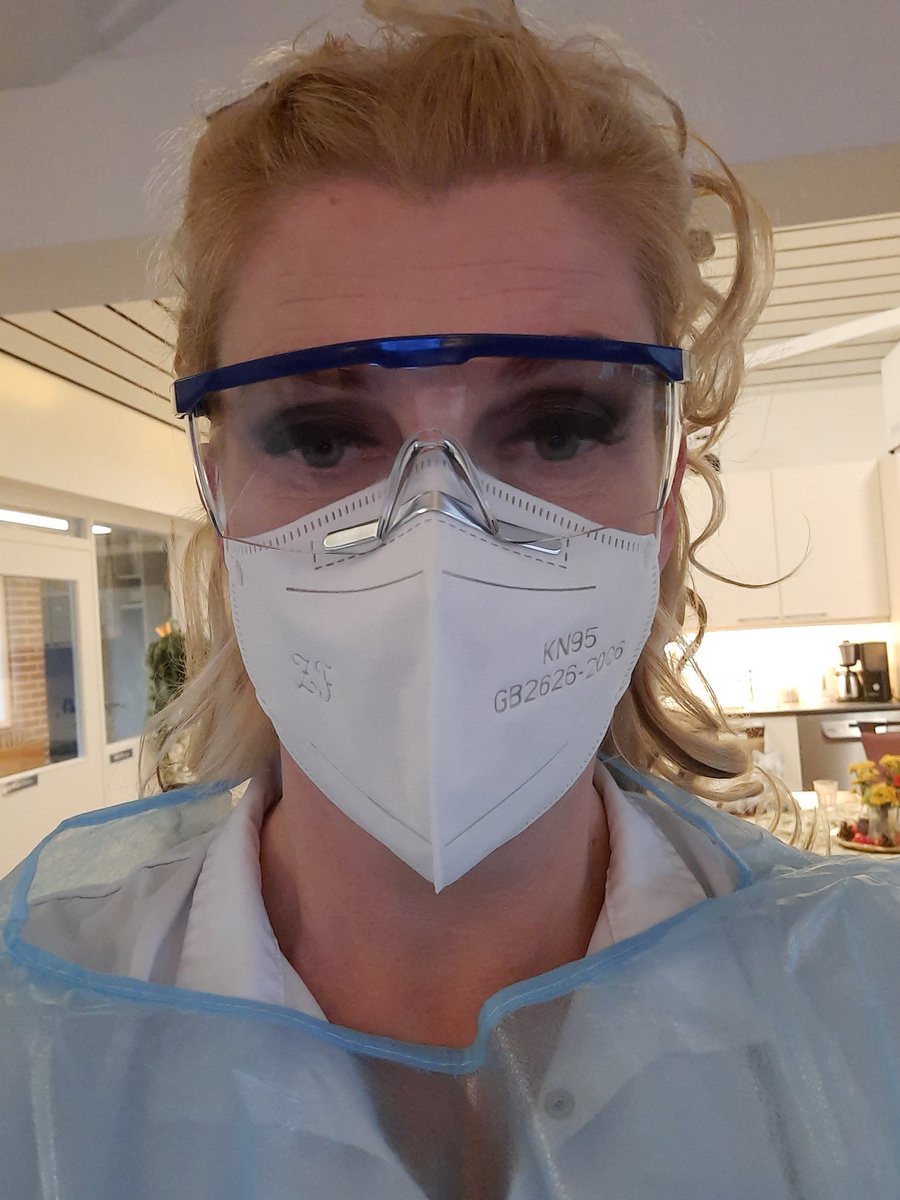 Als ongevaccineerde  .. nooit covid gehad. Ik werkte jaar lang in team rood omdat de animo om op een covid afd te werken klein is. In beschermende kleding werken is geen pretje. Maar de hele ellende begint opnieuw. Steeds meer gevaccineerden hebben covid??
Vaccineren helpt niet!!