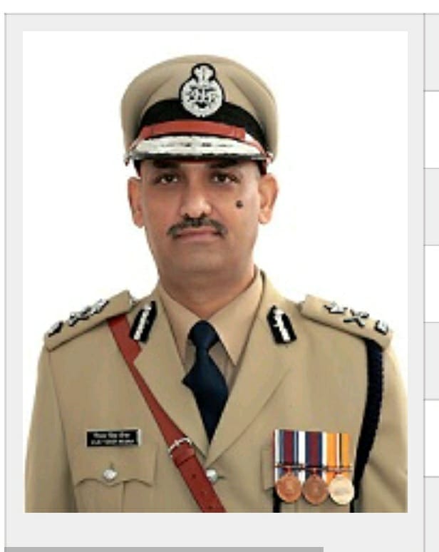 विजय सिंह मीणा IPS बने कानपुर नगर के पहले पुलिस कमिश्नर राजस्थान के रहने वाले (96 बैच) के IPS अफसर विजय सिंह मीणा हैं बीटेक आसीम अरुण पुलिस कमिश्नर के VRS की घोषणा होने के बाद कानपुर कमिश्नरेट की अब संभालेंगे बागडोर विजय सिंह मीणा