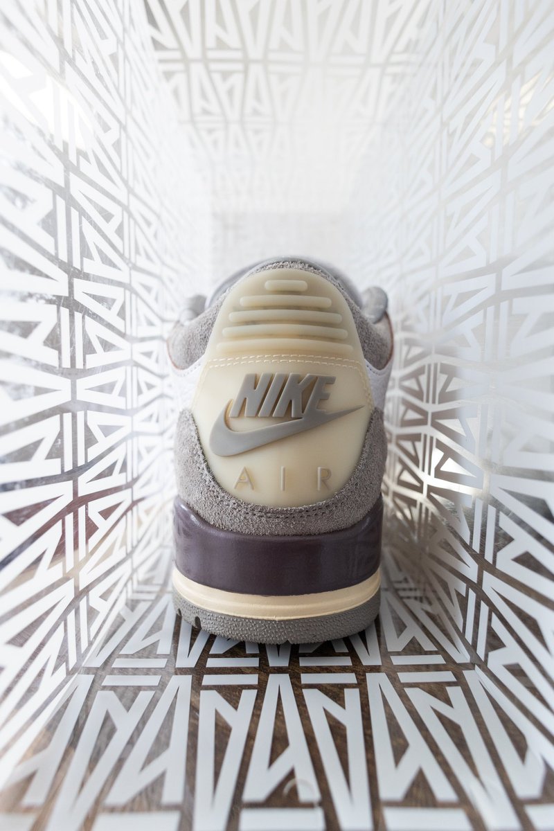 imillvibe's tweet image. Slight wallpaper for y’all #aj3 #amm3 #nicekicks #hypebeastkicks