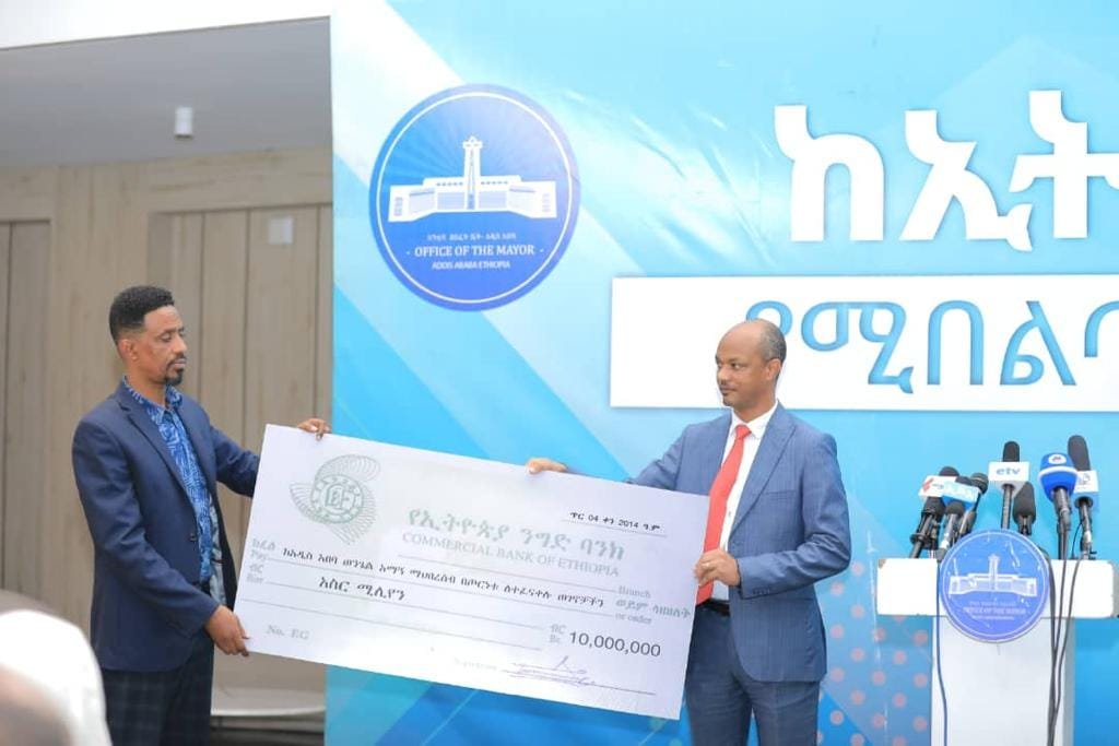 የወንጌላውያን ህብረት ለተፈናቀሉ ወገኖች ያሰባሰቡትን 10 ሚሊየን ብር አስረክበውናል።
ላደረጋችሁት ድጋፍ በወገኖቻችን ስም እያመሰገንኩ እኛም በሁለቱም ክልሎች ለጀመርነው መልሶ ግንባታ ድጋፍ በታማኝነት የምናውለው መሆኑን አረጋግጣለሁ!